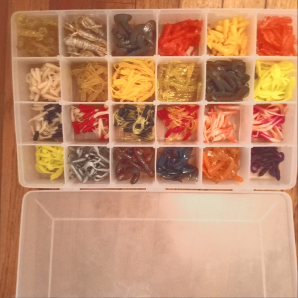 Set Of 24 Fishing Lure/Bait. All Different Kinds. Shown In Pics. FREE SHIPPING